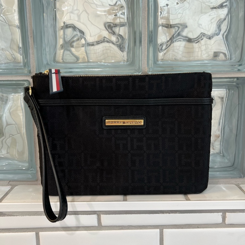 Tommy Hilfiger Wristlet